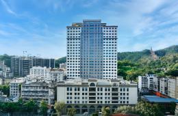 【改善就医服务 减轻群众就医负担】我院有新的门诊住院综合楼